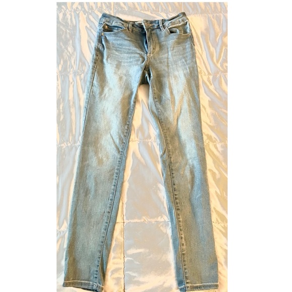 Light Blue Jeans - Picture 2 of 2